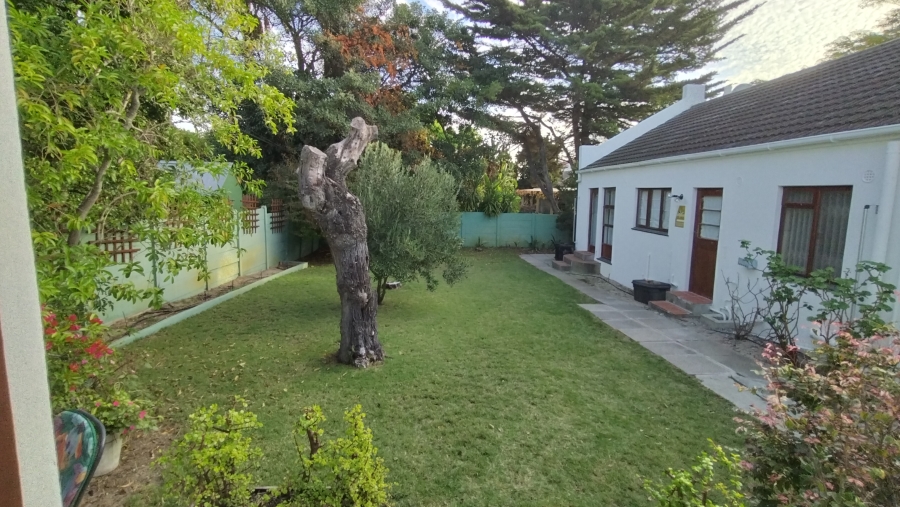 To Let 1 Bedroom Property for Rent in Flamingo Vlei Western Cape